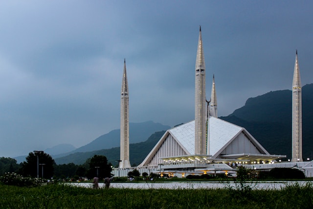 Flights to Islamabad from UK